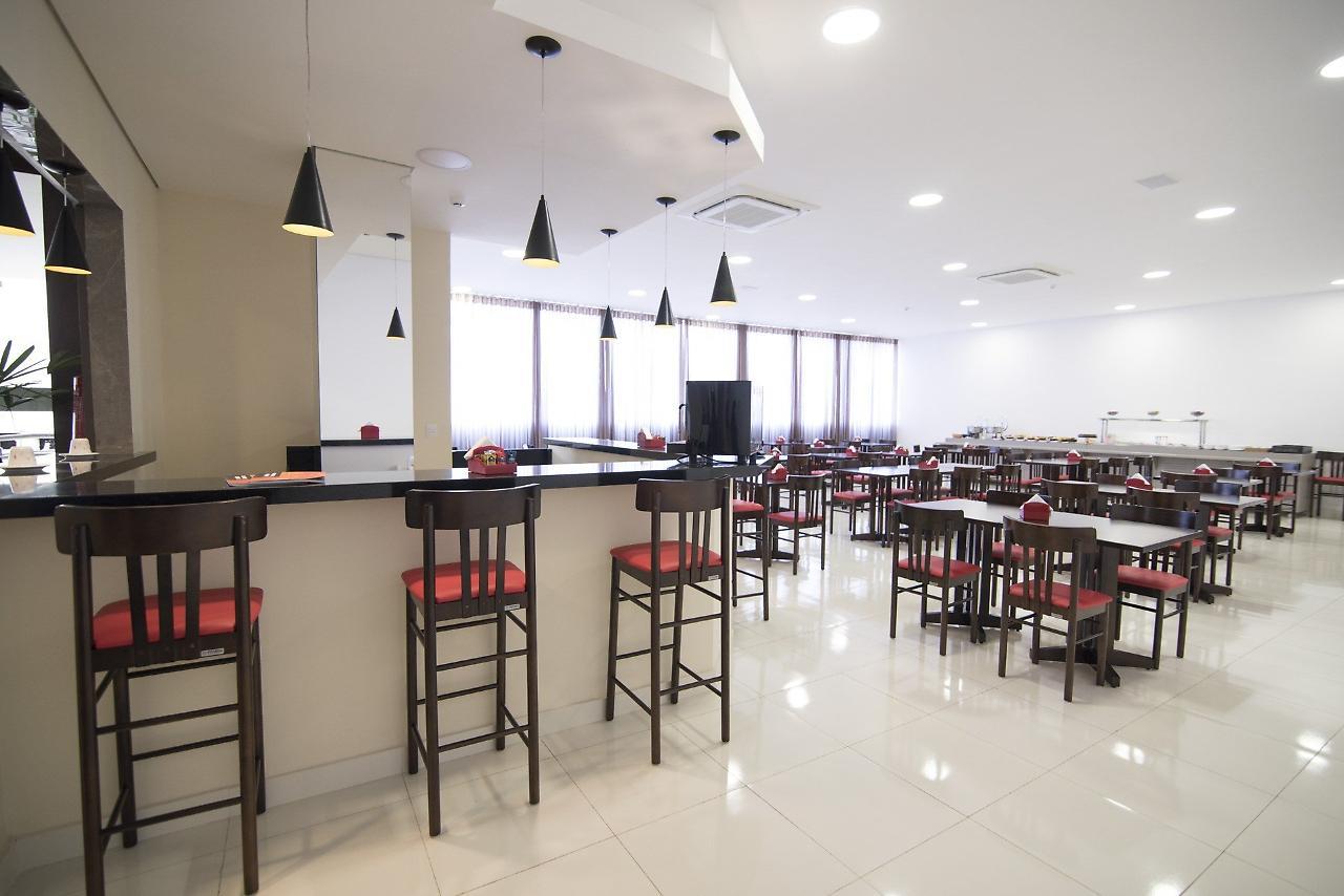 Hotel H2 Congonhas Bagian luar foto The interior of the restaurant