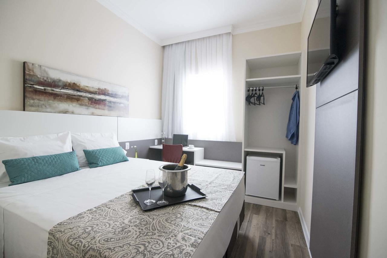 Hotel H2 Congonhas Bagian luar foto A room at the hotel