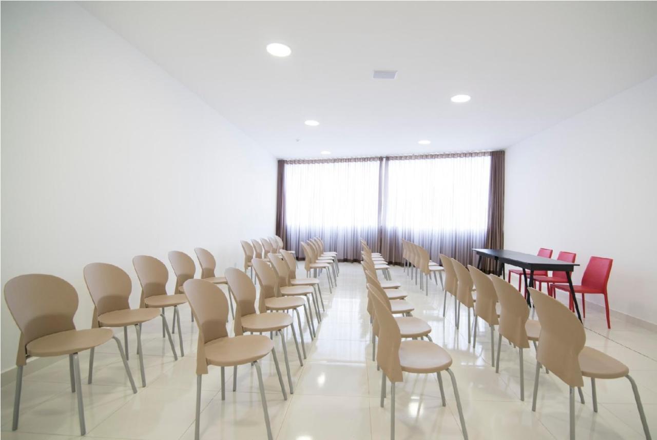 Hotel H2 Congonhas Bagian luar foto The library