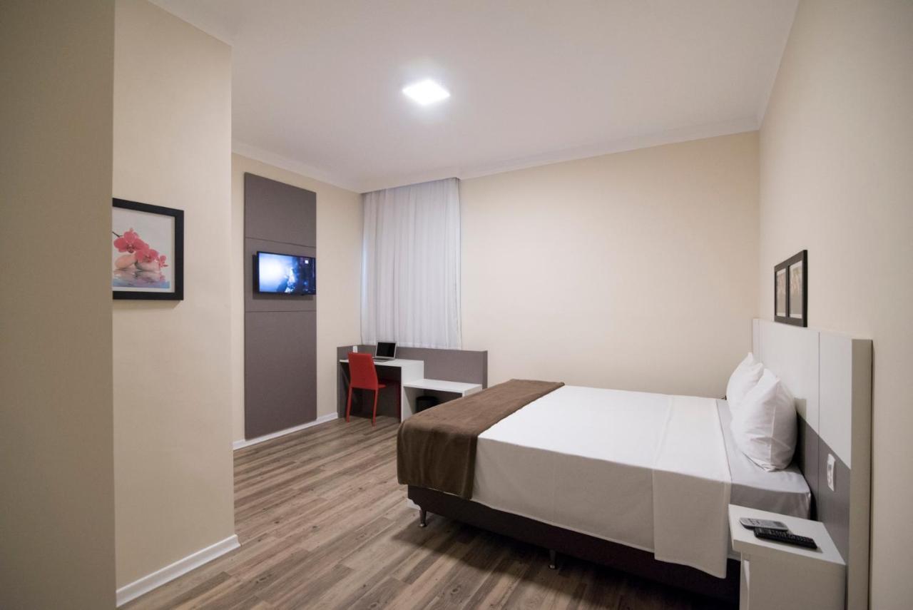 Hotel H2 Congonhas Bagian luar foto A room at the hotel